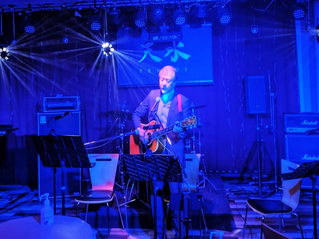 �V���Ńt�H�[�N����